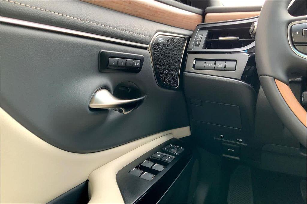 new 2025 Lexus ES 350 car, priced at $57,484