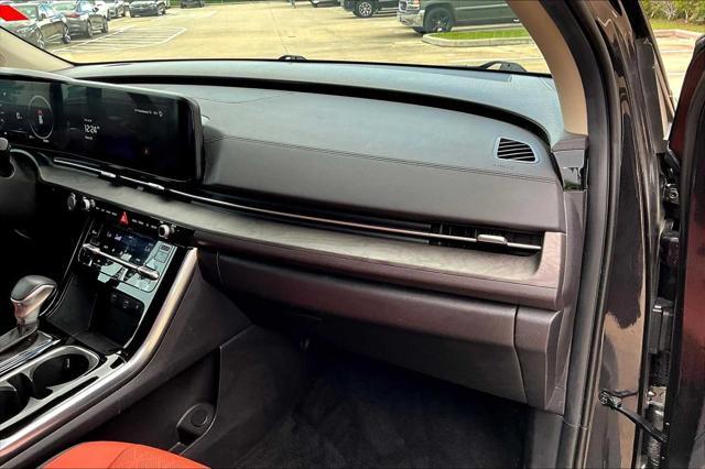 used 2024 Kia Carnival car, priced at $38,995