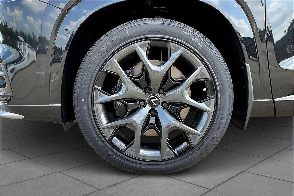 new 2025 Lexus TX 500h car, priced at $79,823