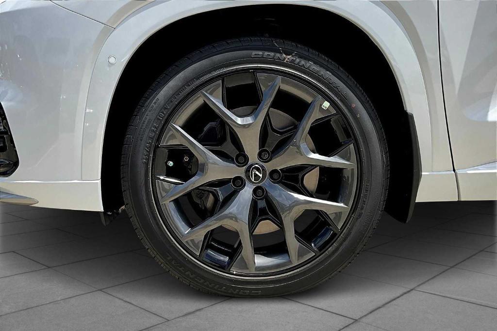 new 2025 Lexus TX 500h car, priced at $77,904