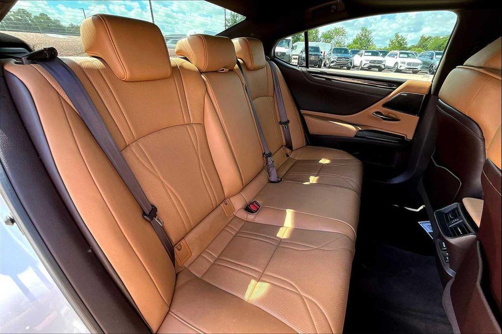 used 2020 Lexus ES 350 car, priced at $31,995