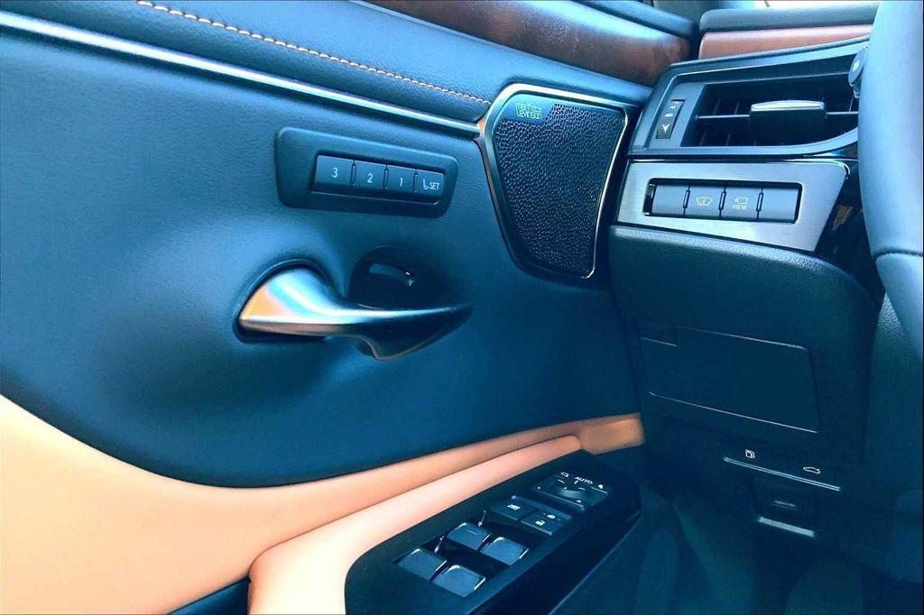 new 2025 Lexus ES 350 car, priced at $57,484