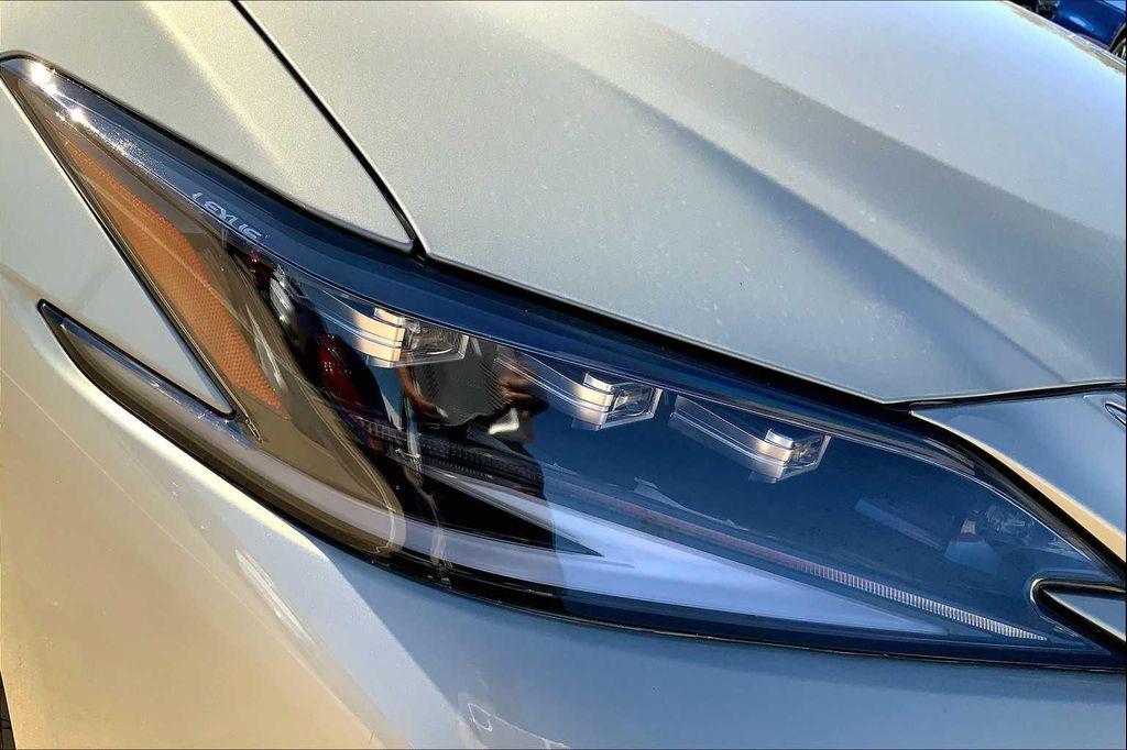new 2025 Lexus ES 350 car, priced at $57,484
