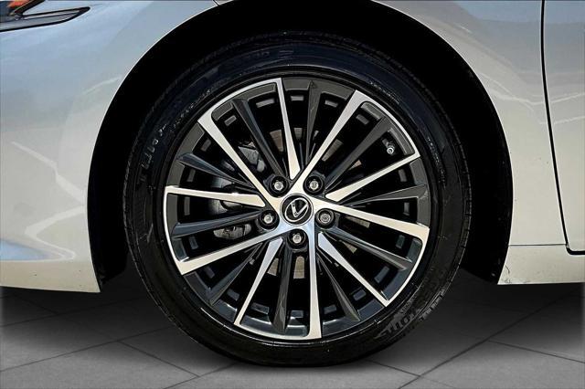 used 2024 Lexus ES 300h car, priced at $40,995
