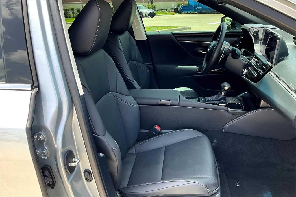 used 2024 Lexus ES 300h car, priced at $42,495
