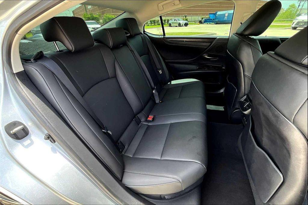 used 2024 Lexus ES 300h car, priced at $40,995