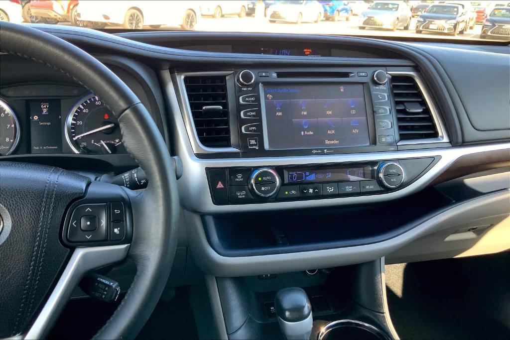 used 2015 Toyota Highlander car, priced at $20,382