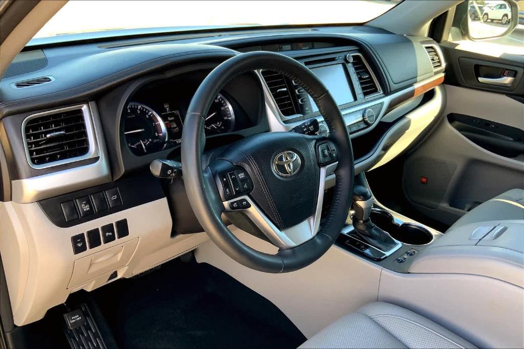 used 2015 Toyota Highlander car, priced at $20,382