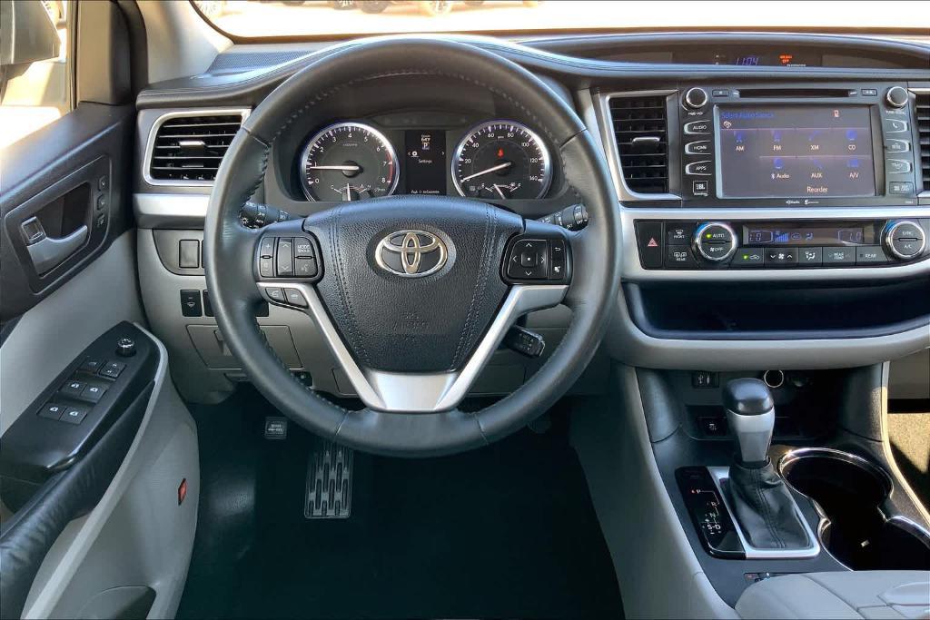 used 2015 Toyota Highlander car, priced at $20,382