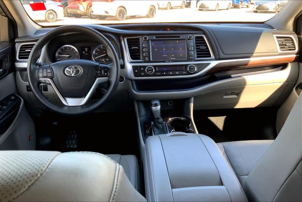 used 2015 Toyota Highlander car, priced at $20,382