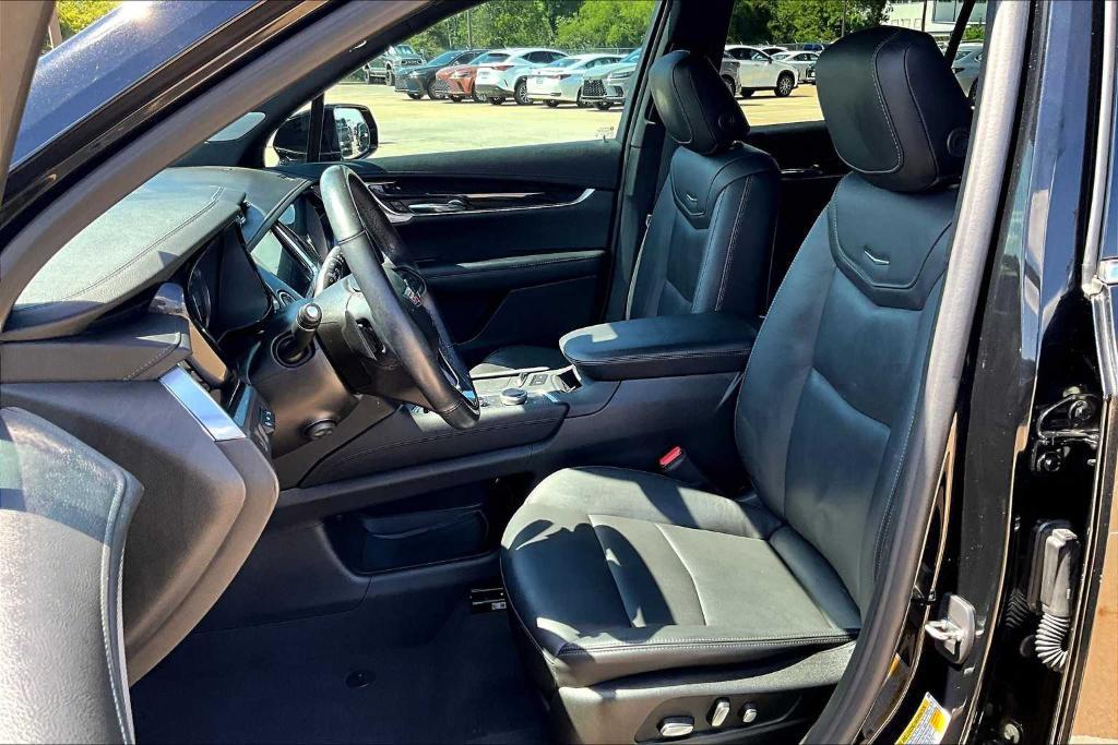 used 2021 Cadillac XT6 car, priced at $35,995