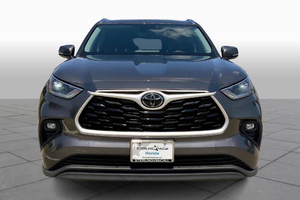 used 2021 Toyota Highlander car, priced at $29,390