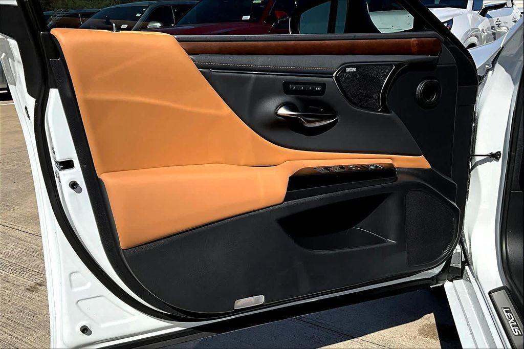 new 2025 Lexus ES 350 car, priced at $54,849