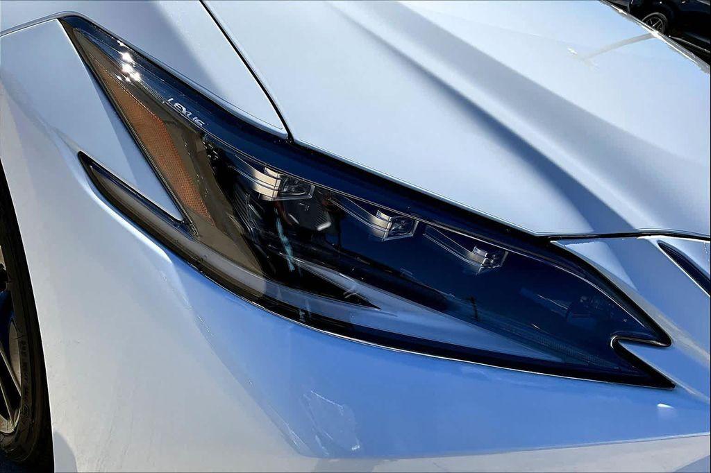new 2025 Lexus ES 350 car, priced at $54,849
