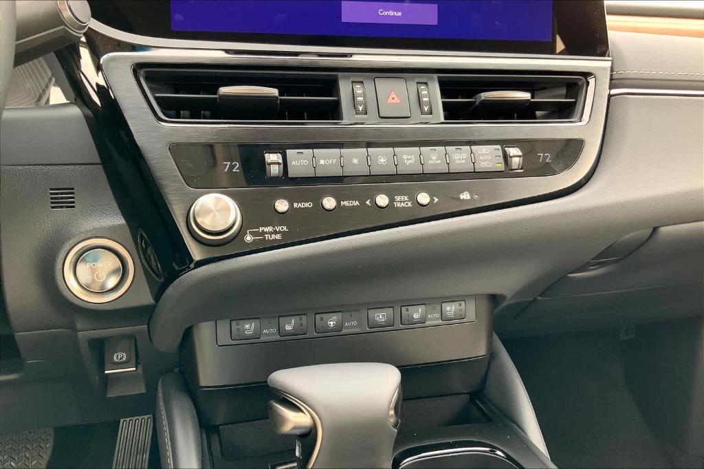 new 2025 Lexus ES 300h car, priced at $57,574