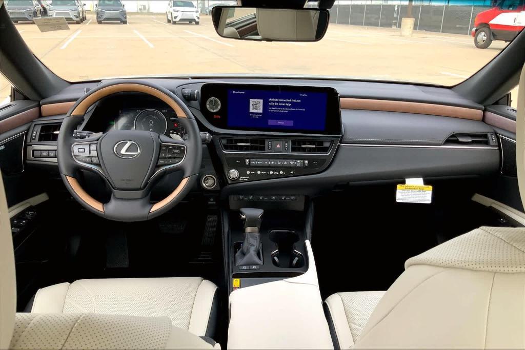 new 2025 Lexus ES 300h car, priced at $57,574