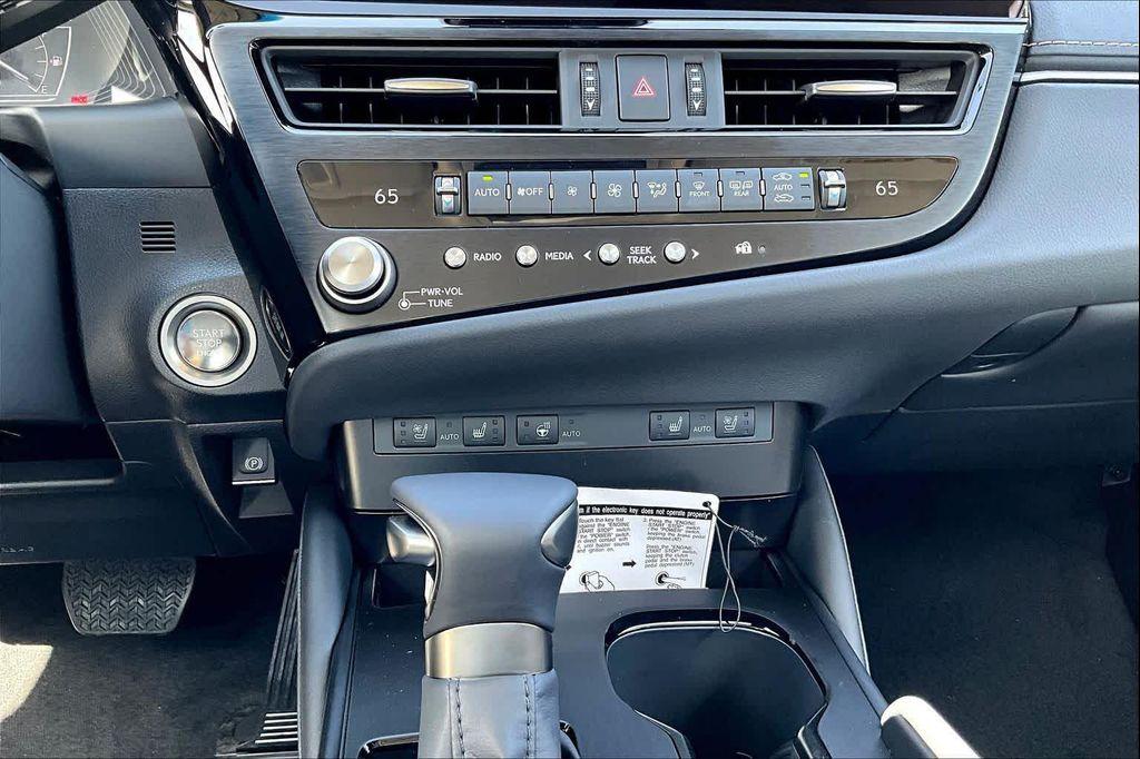 new 2025 Lexus ES 350 car, priced at $50,405