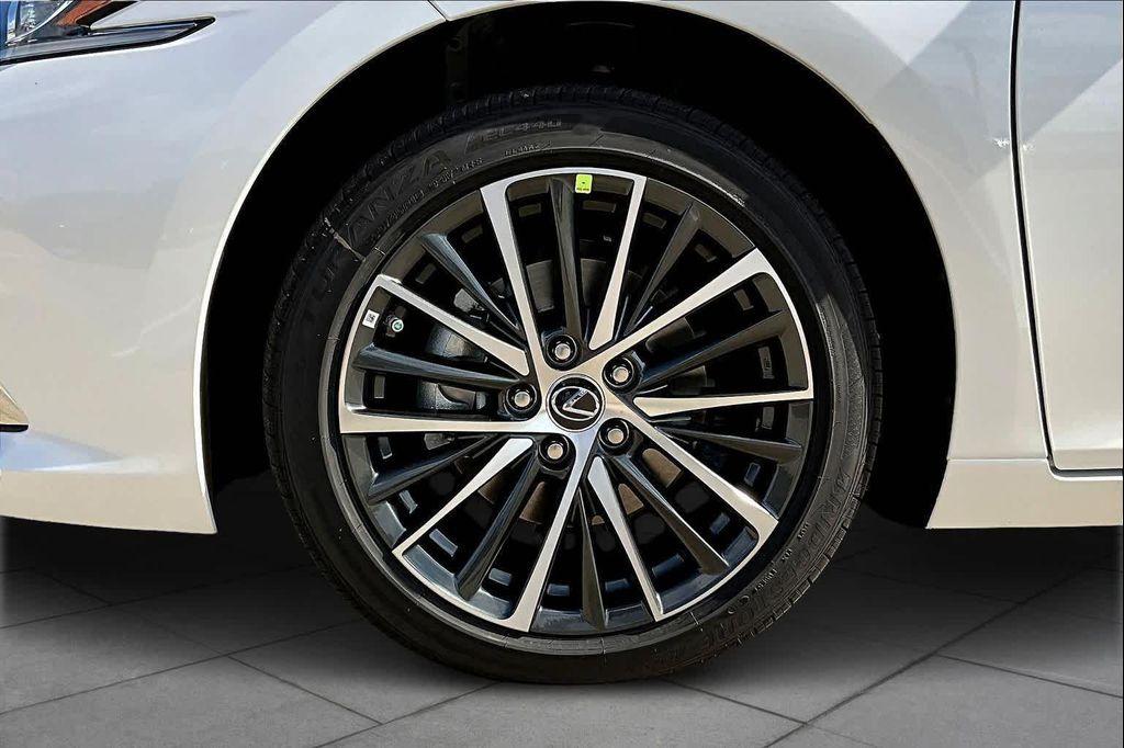 new 2025 Lexus ES 350 car, priced at $50,405