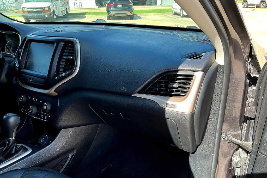used 2017 Jeep Cherokee car, priced at $16,895
