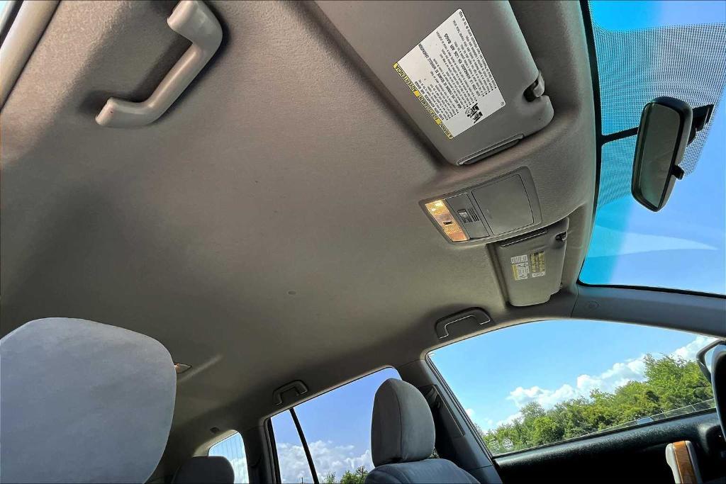 used 2010 Toyota Highlander Hybrid car, priced at $5,995