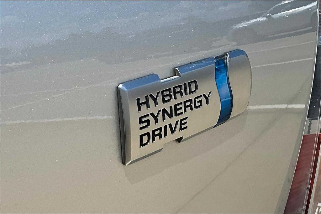 used 2010 Toyota Highlander Hybrid car, priced at $5,995