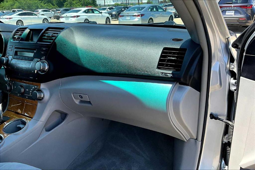 used 2010 Toyota Highlander Hybrid car, priced at $5,995