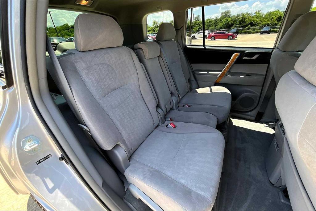 used 2010 Toyota Highlander Hybrid car, priced at $5,995