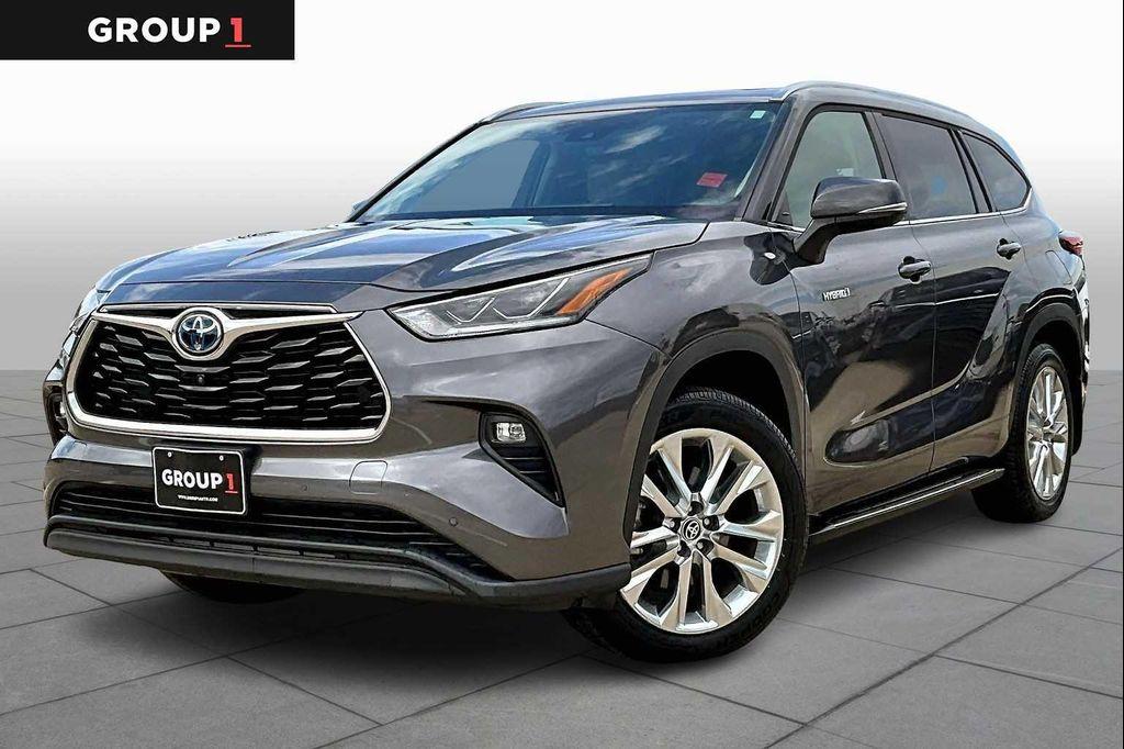 used 2021 Toyota Highlander Hybrid car, priced at $37,995