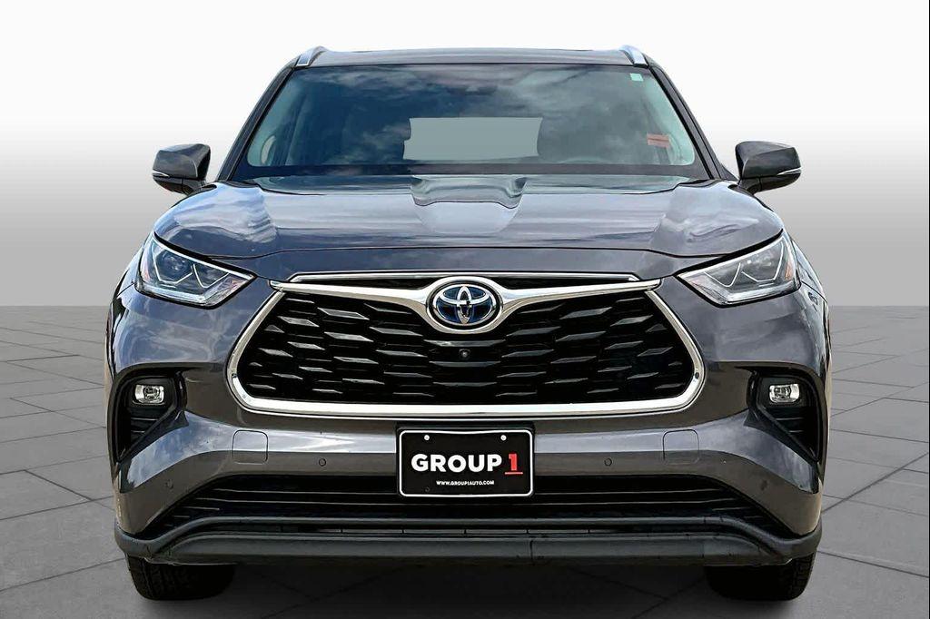 used 2021 Toyota Highlander Hybrid car, priced at $37,995