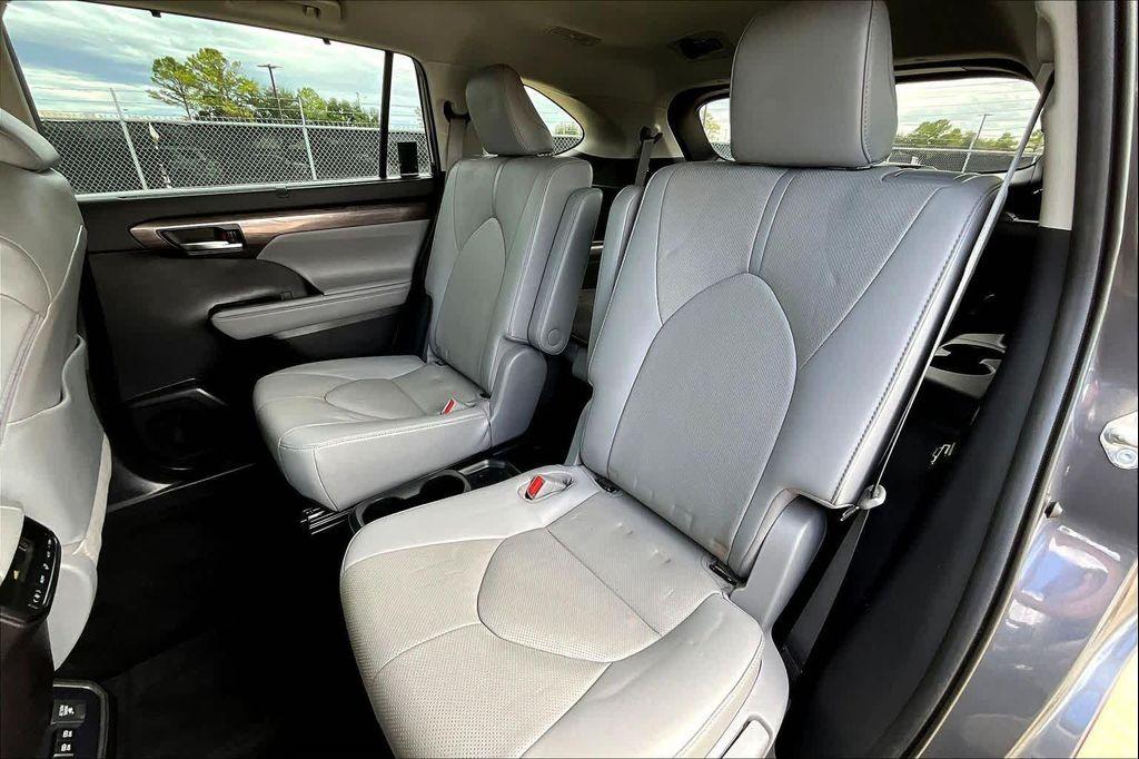 used 2021 Toyota Highlander Hybrid car, priced at $37,995