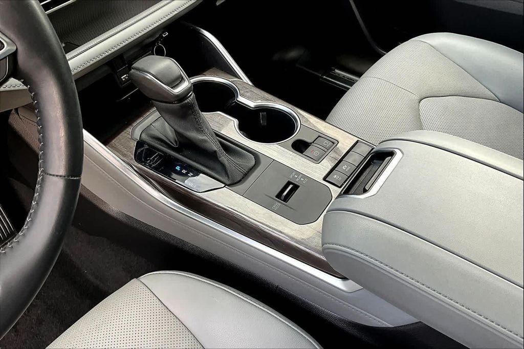 used 2021 Toyota Highlander Hybrid car, priced at $37,995