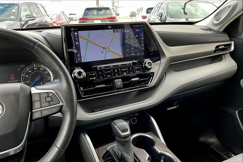 used 2021 Toyota Highlander Hybrid car, priced at $37,995