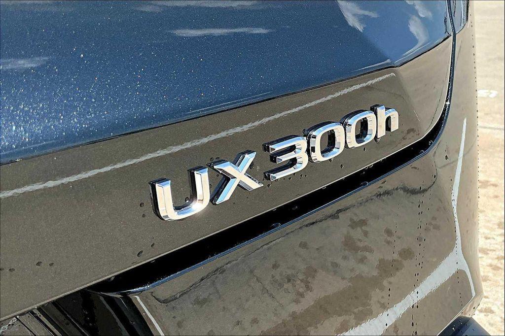 new 2025 Lexus UX 300h car, priced at $40,924