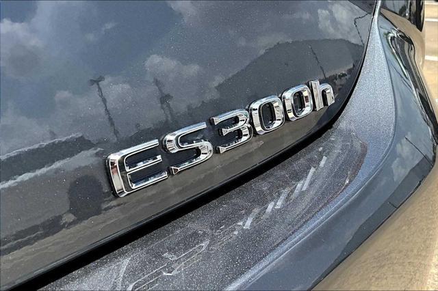 new 2025 Lexus ES 300h car, priced at $54,435