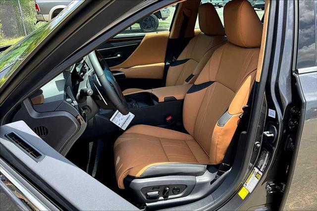 new 2025 Lexus ES 300h car, priced at $54,435