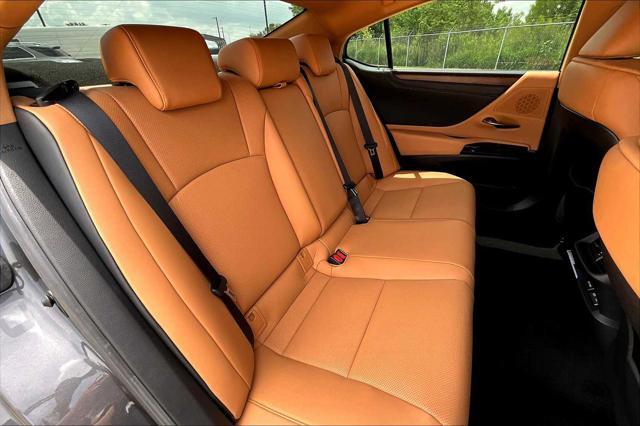 used 2025 Lexus ES 350 car, priced at $45,995