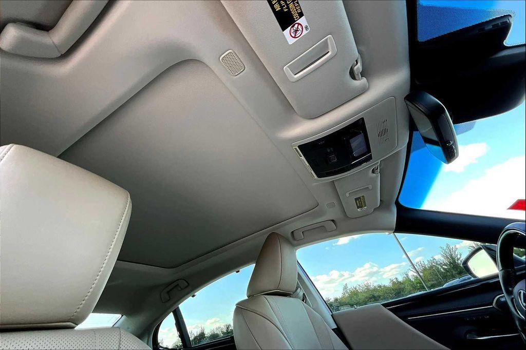 used 2021 Lexus ES 350 car, priced at $38,495