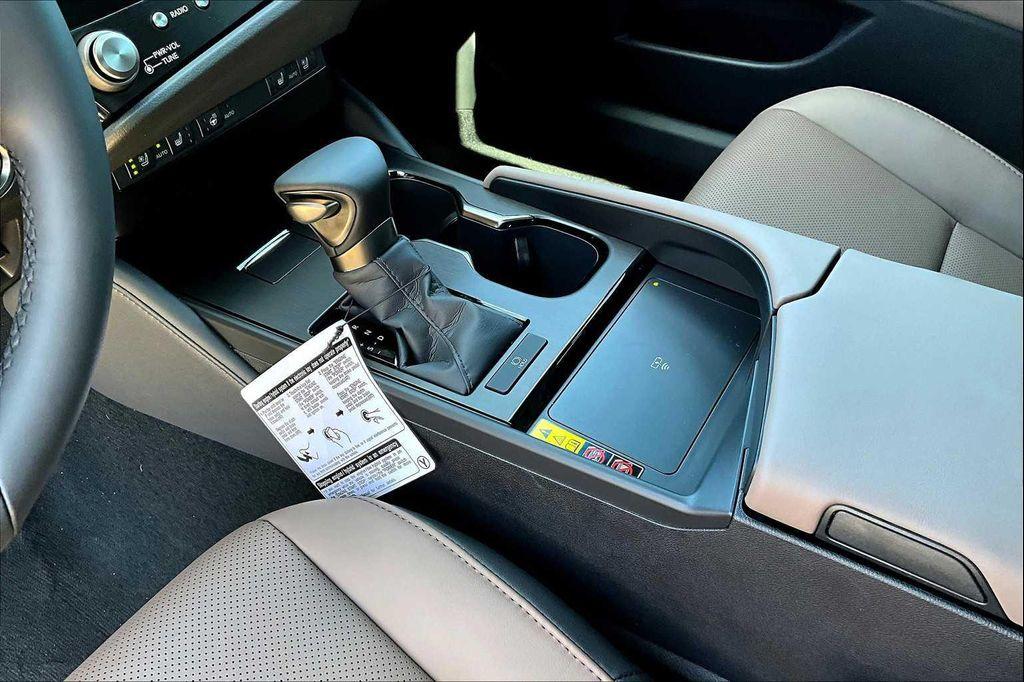 new 2025 Lexus ES 350 car, priced at $50,719