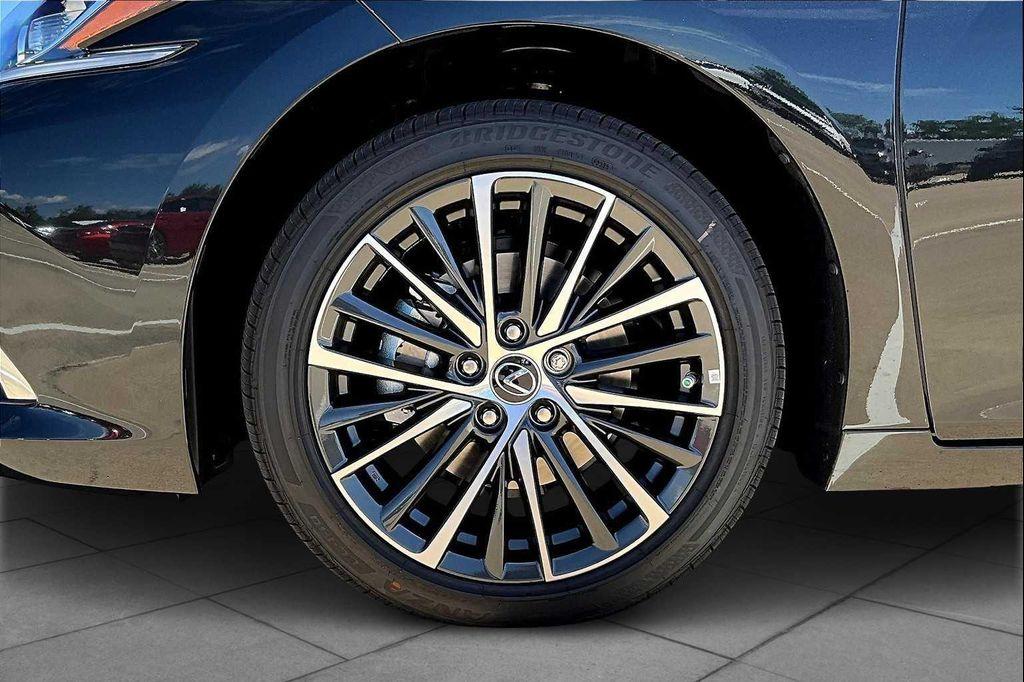 new 2025 Lexus ES 350 car, priced at $50,719
