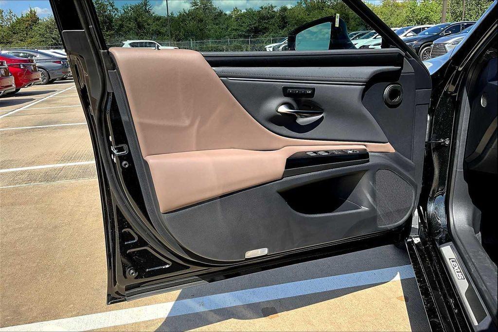 new 2025 Lexus ES 350 car, priced at $50,719