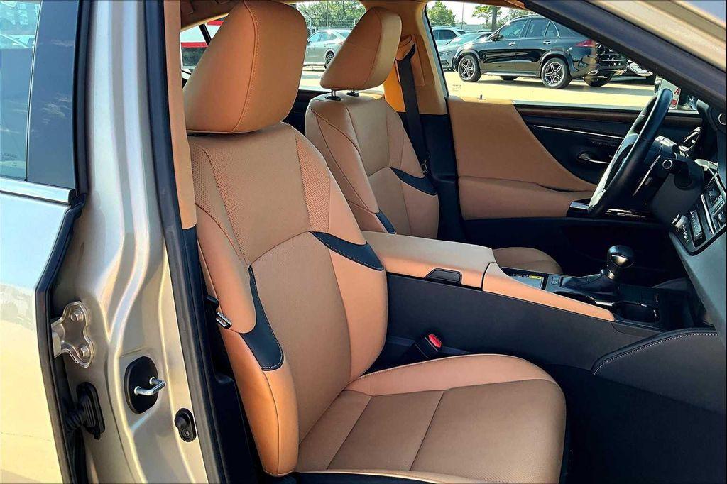 used 2025 Lexus ES 300h car, priced at $51,995