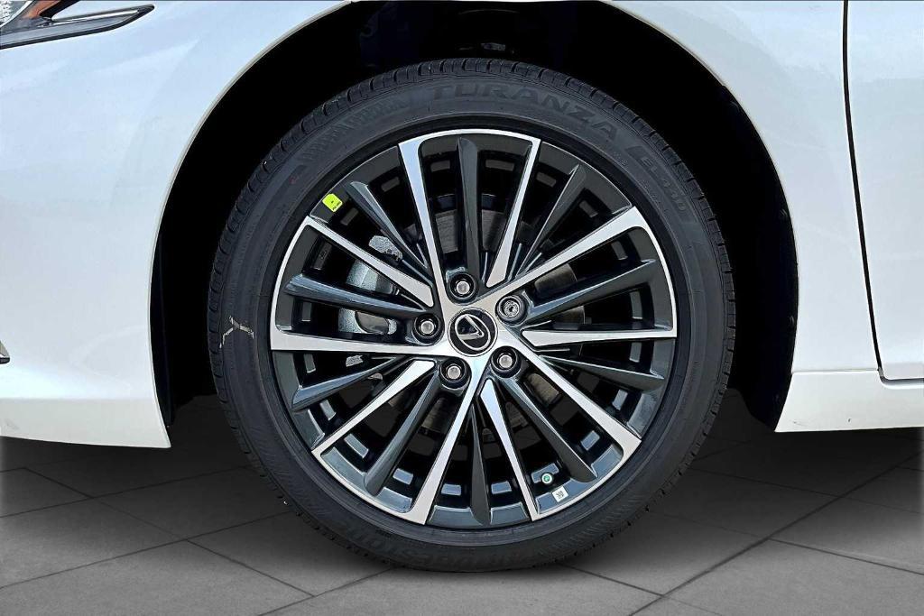 new 2025 Lexus ES 300h car, priced at $51,939