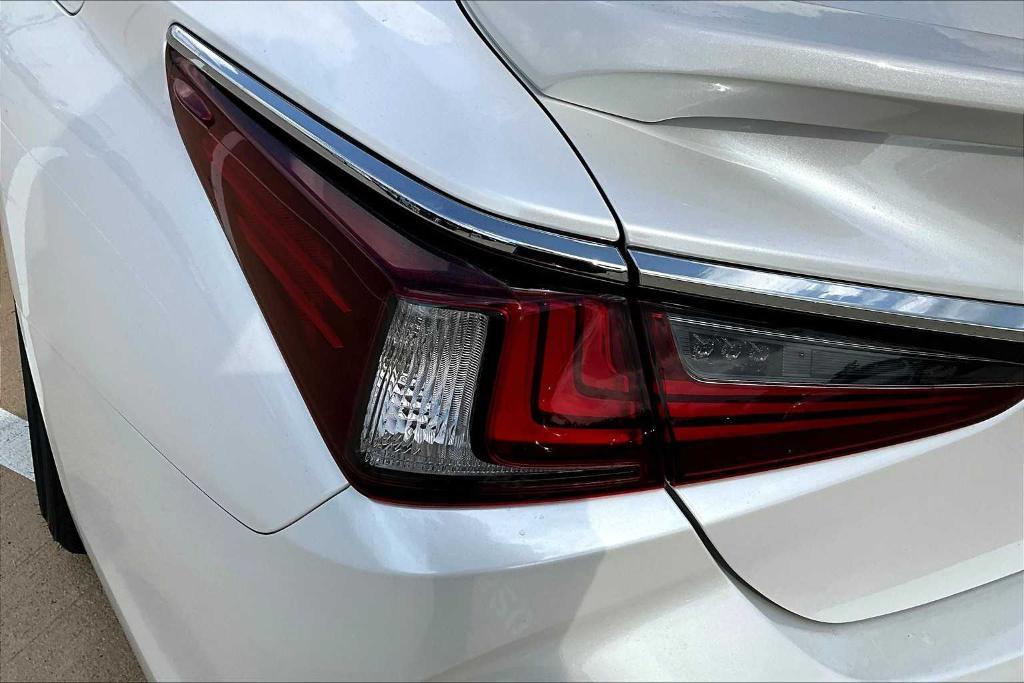 new 2025 Lexus ES 300h car, priced at $51,939