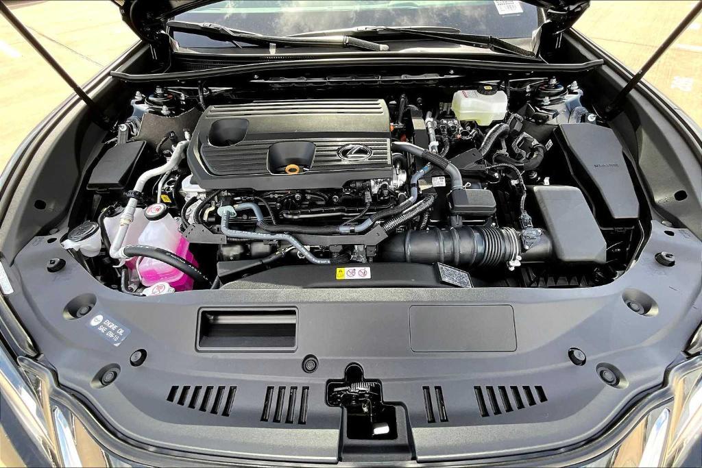 new 2025 Lexus ES 300h car, priced at $51,549