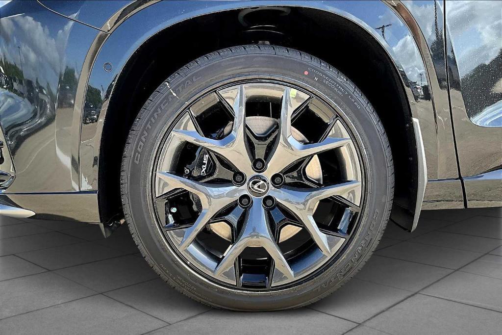 new 2025 Lexus TX 500h car, priced at $75,220