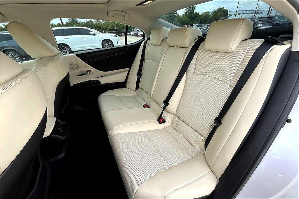 used 2022 Lexus ES 350 car, priced at $34,495