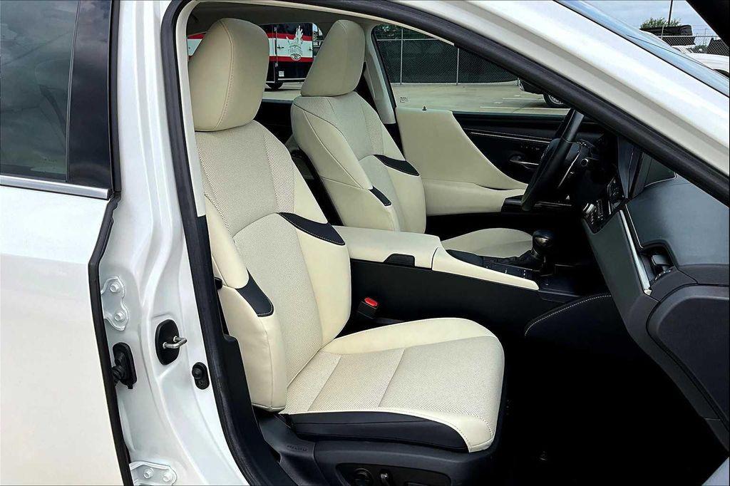 used 2022 Lexus ES 350 car, priced at $34,495