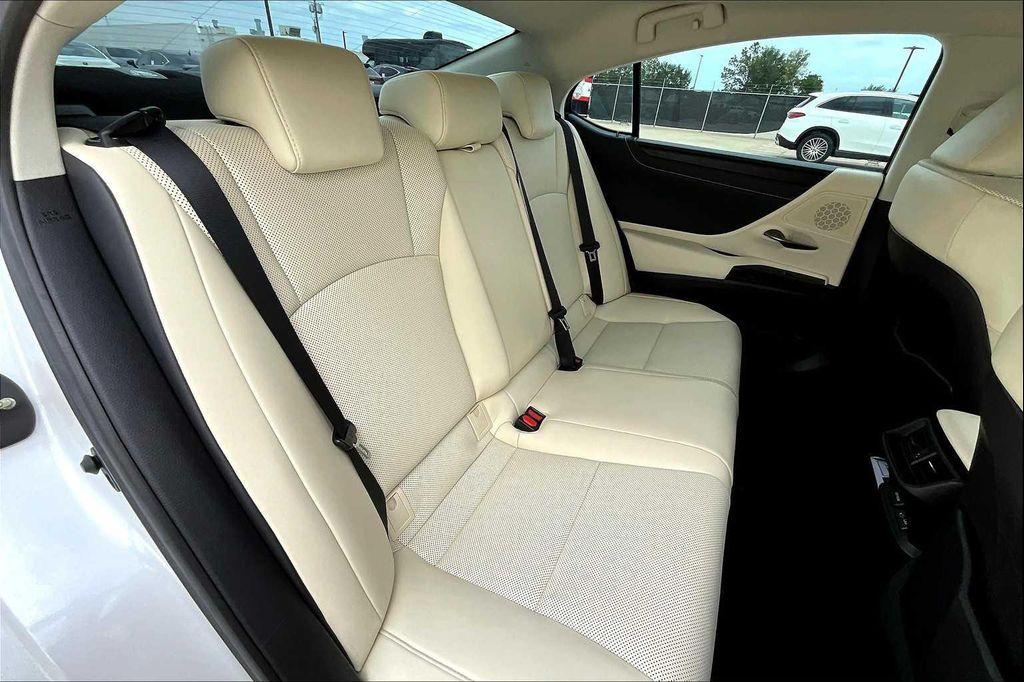 used 2022 Lexus ES 350 car, priced at $34,495