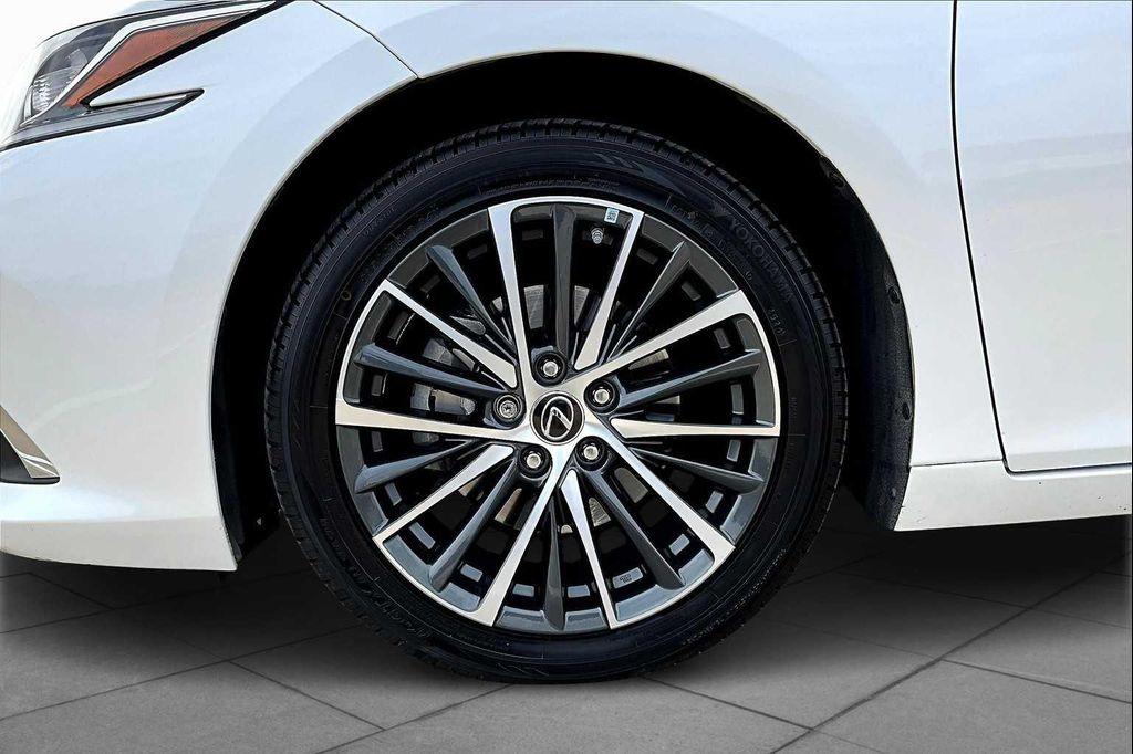 used 2022 Lexus ES 350 car, priced at $34,495