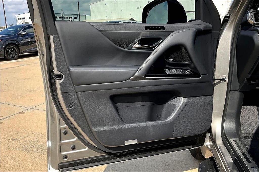 new 2025 Lexus LX 700h car, priced at $123,534